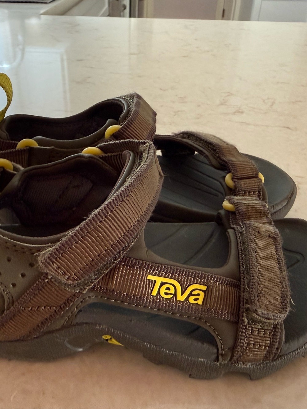 Teva Boys Sandals Brown Outdoor Athletic Shoes. Fits size 10-11 toddler boys